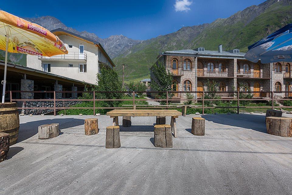 Hotel Nini Kazbegi Εξωτερικό φωτογραφία